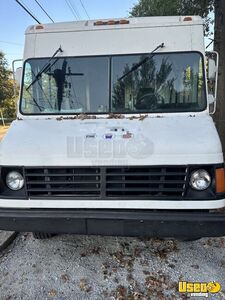 2001 - 18' Workhorse P42 All-Purpose Food Truck | Mobile Food Unit for Sale in Ohio!