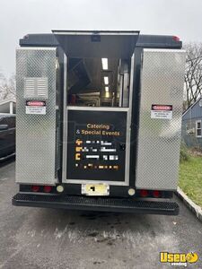2001 P42 All-purpose Food Truck Stainless Steel Wall Covers New Jersey Diesel Engine for Sale