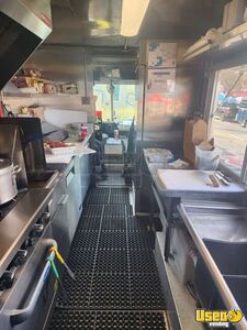 2001 P42 All-purpose Food Truck Stainless Steel Wall Covers New Jersey Gas Engine for Sale
