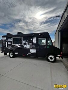 2002 Workhorse P42 All-Purpose Food Truck Mobile Food Unit for Sale in Texas!