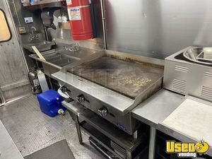 2001 P42 Barbecue Kitchen Food Truck Barbecue Food Truck Deep Freezer Florida Gas Engine for Sale