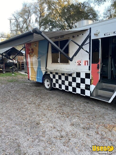 2001 P42 Barbecue Kitchen Food Truck Barbecue Food Truck Florida Gas Engine for Sale