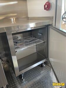 2001 P42 Kitchen Food Truck All-purpose Food Truck Prep Station Cooler Arizona Diesel Engine for Sale