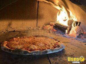 2001 P42 Pizza Food Truck 32 New York Gas Engine for Sale