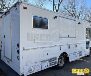 2001 P42 Step Van Kitchen Food Truck All-purpose Food Truck Air Conditioning Massachusetts Diesel Engine for Sale