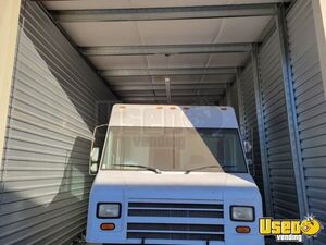 2001 P42 Step Van Kitchen Food Truck All-purpose Food Truck Concession Window California Diesel Engine for Sale