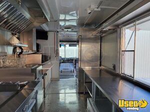2001 P42 Step Van Kitchen Food Truck All-purpose Food Truck Stainless Steel Wall Covers California Diesel Engine for Sale
