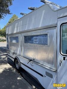 2001 P42 Step Van Lunch And Catering Food Truck All-purpose Food Truck Stainless Steel Wall Covers California Gas Engine for Sale