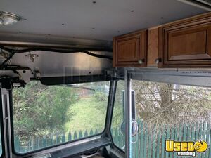 2001 P42 Workhorse All-purpose Food Truck Pro Fire Suppression System Pennsylvania Diesel Engine for Sale