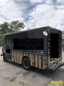 2001 P42 Workhorse Step Van Kitchen Food Truck All-purpose Food Truck Diamond Plated Aluminum Flooring Utah Diesel Engine for Sale