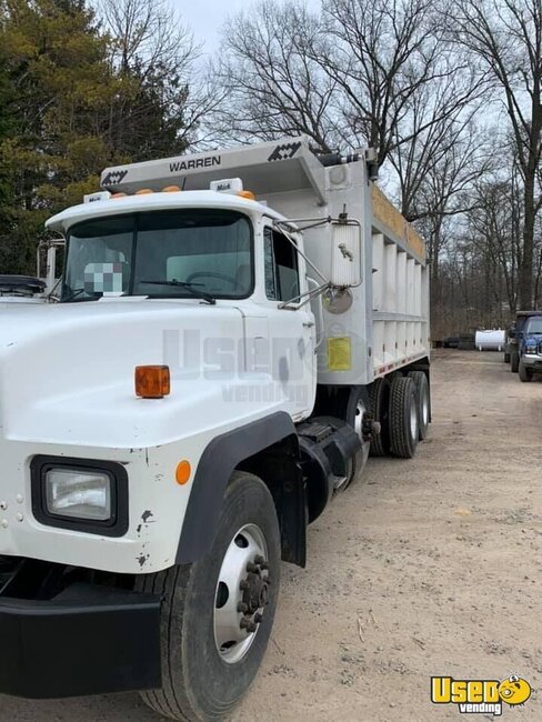 2001 Rd688 Mack Dump Truck 10 Pennsylvania for Sale