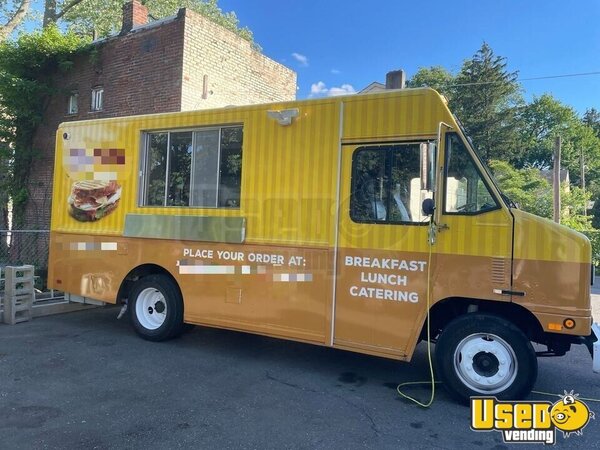 2001 Series 1652 Kitchen Food Truck All-purpose Food Truck New York Diesel Engine for Sale