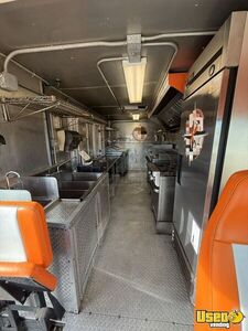 2001 Step Side All-purpose Food Truck Diamond Plated Aluminum Flooring Kansas Diesel Engine for Sale