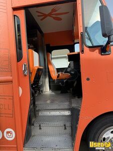 2001 Step Side All-purpose Food Truck Insulated Walls Kansas Diesel Engine for Sale