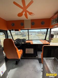 2001 Step Side All-purpose Food Truck Insulated Walls Kansas Diesel Engine for Sale