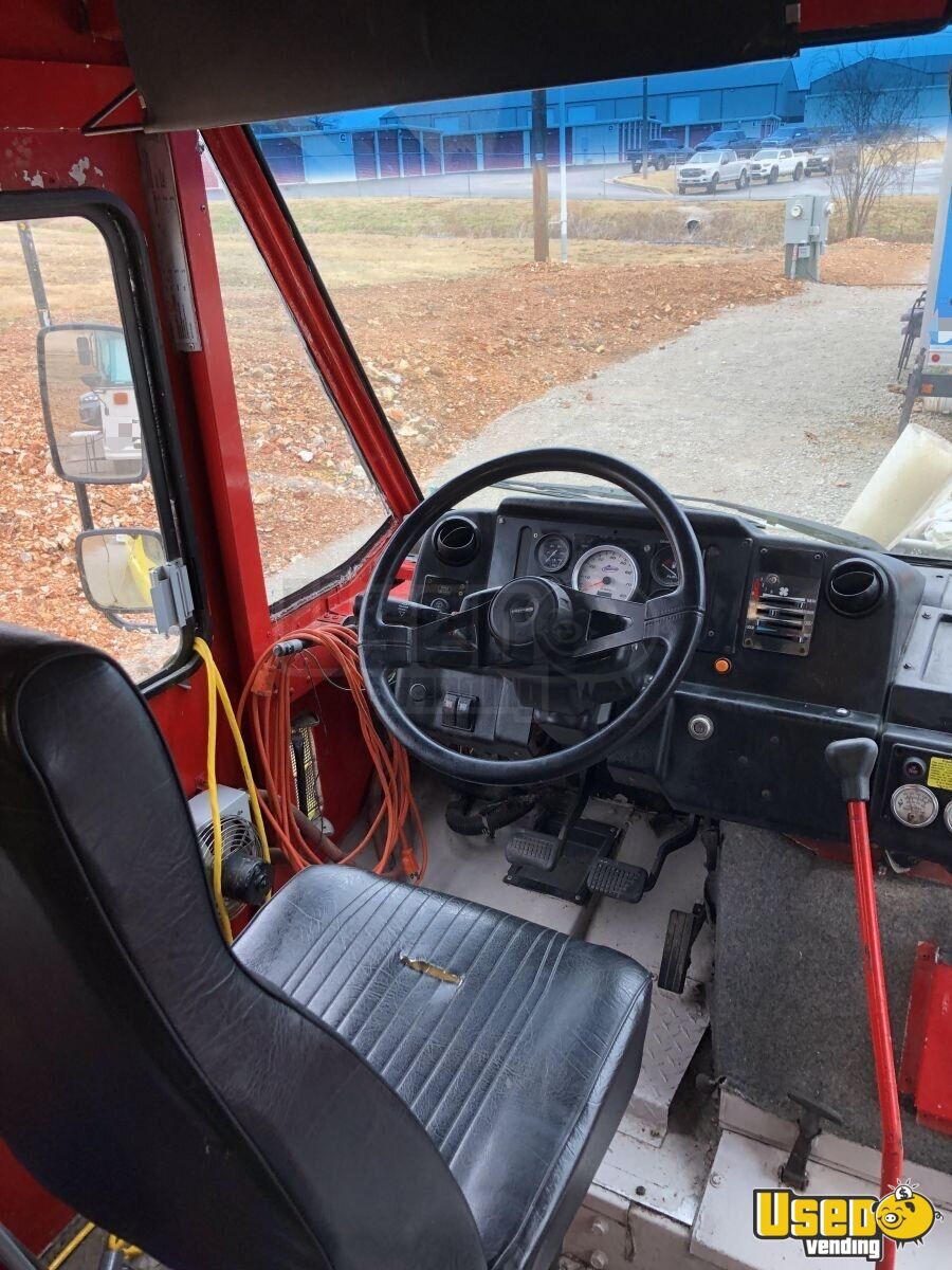 Turnkey Ready 2001 Freightliner 24' Diesel Step Van Mobile Vending Food