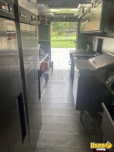 2001 Step Van Kitchen Food Truck All-purpose Food Truck Removable Trailer Hitch Ohio Diesel Engine for Sale