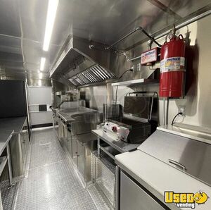 2001 Stepvan Kitchen Food Truck All-purpose Food Truck Stainless Steel Wall Covers Florida Diesel Engine for Sale