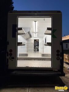 2001 Truck All-purpose Food Truck Diamond Plated Aluminum Flooring North Carolina Diesel Engine for Sale