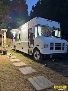 2001 Truck All-purpose Food Truck North Carolina Diesel Engine for Sale