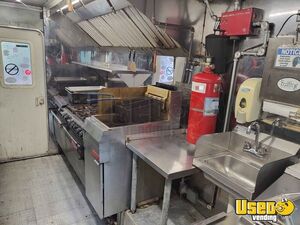 2001 Utilimaster All-purpose Food Truck Diamond Plated Aluminum Flooring Florida Diesel Engine for Sale