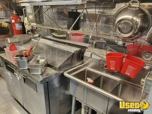 2001 Utilimaster All-purpose Food Truck Exterior Customer Counter Florida Diesel Engine for Sale