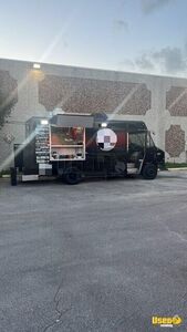 2001 Utilimaster Kitchen Food Truck All-purpose Food Truck Concession Window Florida for Sale