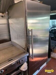 2001 Van All-purpose Food Truck Diamond Plated Aluminum Flooring North Carolina Diesel Engine for Sale
