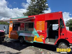 2001 W42 All-purpose Food Truck New York Gas Engine for Sale