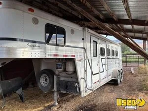 2001 Cherokee Weekender 4 Horse Trailer Living Quarters Trailer for Sale in Oregon!