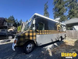 2001 Workhorse All-purpose Food Truck Concession Window Washington Diesel Engine for Sale