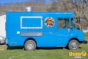 2001 Chevrolet Workhorse Step Van Kitchen Food Truck with Pro-Fire System for Sale in Ohio!