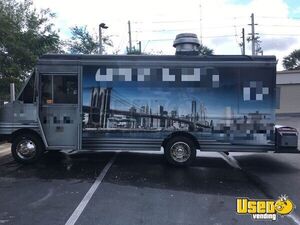 2001 Workhorse Kitchen Food Truck All-purpose Food Truck Concession Window Florida Gas Engine for Sale