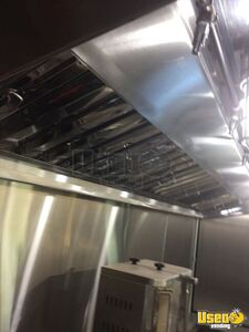 2001 Workhorse Kitchen Food Truck All-purpose Food Truck Refrigerator Texas Diesel Engine for Sale