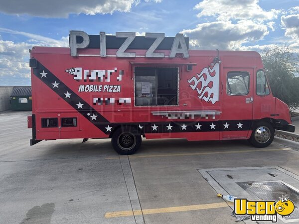 2001 Workhorse Pizza Food Truck Texas Gas Engine for Sale