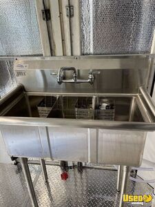 2002 3400 T444e All-purpose Food Truck All-purpose Food Truck 26 Florida Diesel Engine for Sale
