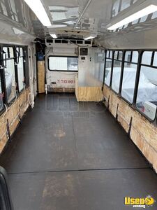 2002 3400 T444e All-purpose Food Truck All-purpose Food Truck 33 Florida Diesel Engine for Sale