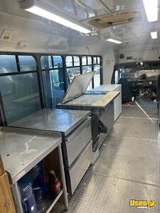 2002 3400 T444e All-purpose Food Truck All-purpose Food Truck 39 Florida Diesel Engine for Sale