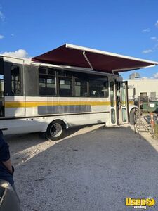 2002 3400 T444e All-purpose Food Truck All-purpose Food Truck Concession Window Florida Diesel Engine for Sale