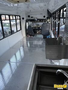 2002 3400 T444e All-purpose Food Truck All-purpose Food Truck Electrical Outlets Florida Diesel Engine for Sale