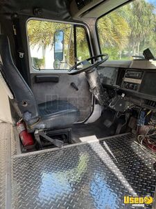 2002 3400 T444e All-purpose Food Truck All-purpose Food Truck Hot Water Heater Florida Diesel Engine for Sale