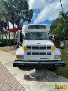 2002 3400 T444e All-purpose Food Truck All-purpose Food Truck Removable Trailer Hitch Florida Diesel Engine for Sale