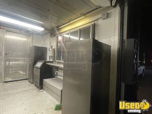 2002 All-purpose Food Truck Diamond Plated Aluminum Flooring Texas Diesel Engine for Sale