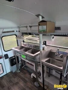 2002 All-purpose Food Truck Insulated Walls West Virginia Diesel Engine for Sale