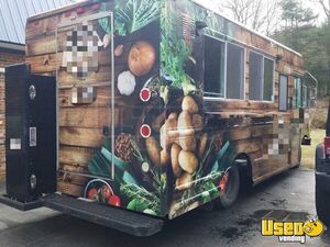 2002 Workhorse Diesel Food Truck with Pro-Fire Suppression for Sale in New Hampshire!