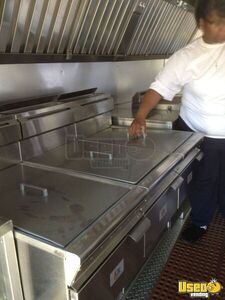2002 Bus All-purpose Food Truck Cabinets Maryland Diesel Engine for Sale
