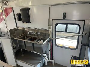 2002 Bustaurant Kitchern Food Truck All-purpose Food Truck Exhaust Hood Texas Diesel Engine for Sale