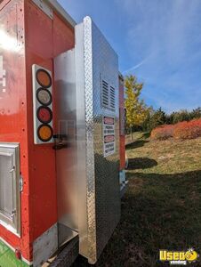 2002 Cargo Van All-purpose Food Truck Diamond Plated Aluminum Flooring Virginia Diesel Engine for Sale