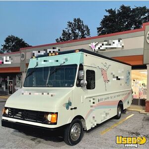 2002 Chasis Mobile Boutique Truck Mobile Boutique Trailer Air Conditioning Missouri Diesel Engine for Sale
