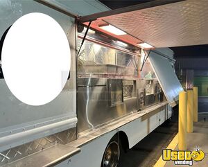 2002 Chevy Workhorse All-purpose Food Truck Diamond Plated Aluminum Flooring California Gas Engine for Sale